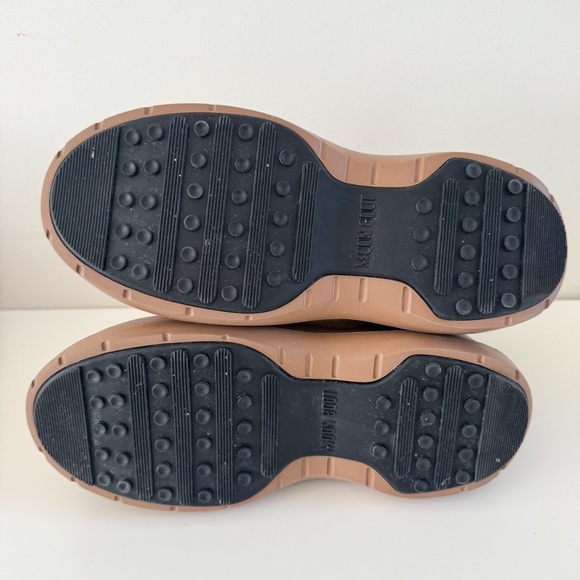 MOON BOOT • Luna Chelsea Suede Boots in Beige - Picture 11 of 15